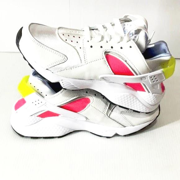 Woman’s Nike air max huarache running shoes size 8 us - Classic Fashion Deals